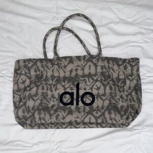ALO Yoga Gray Tie-Dye Canvas Tote